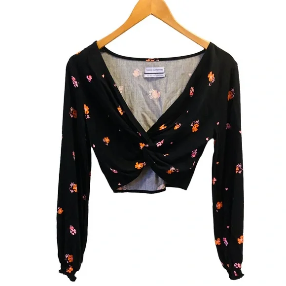 Urban Outfitters Madison Twist-Front Cropped Blouse / Black Floral - Picture 2 of 7